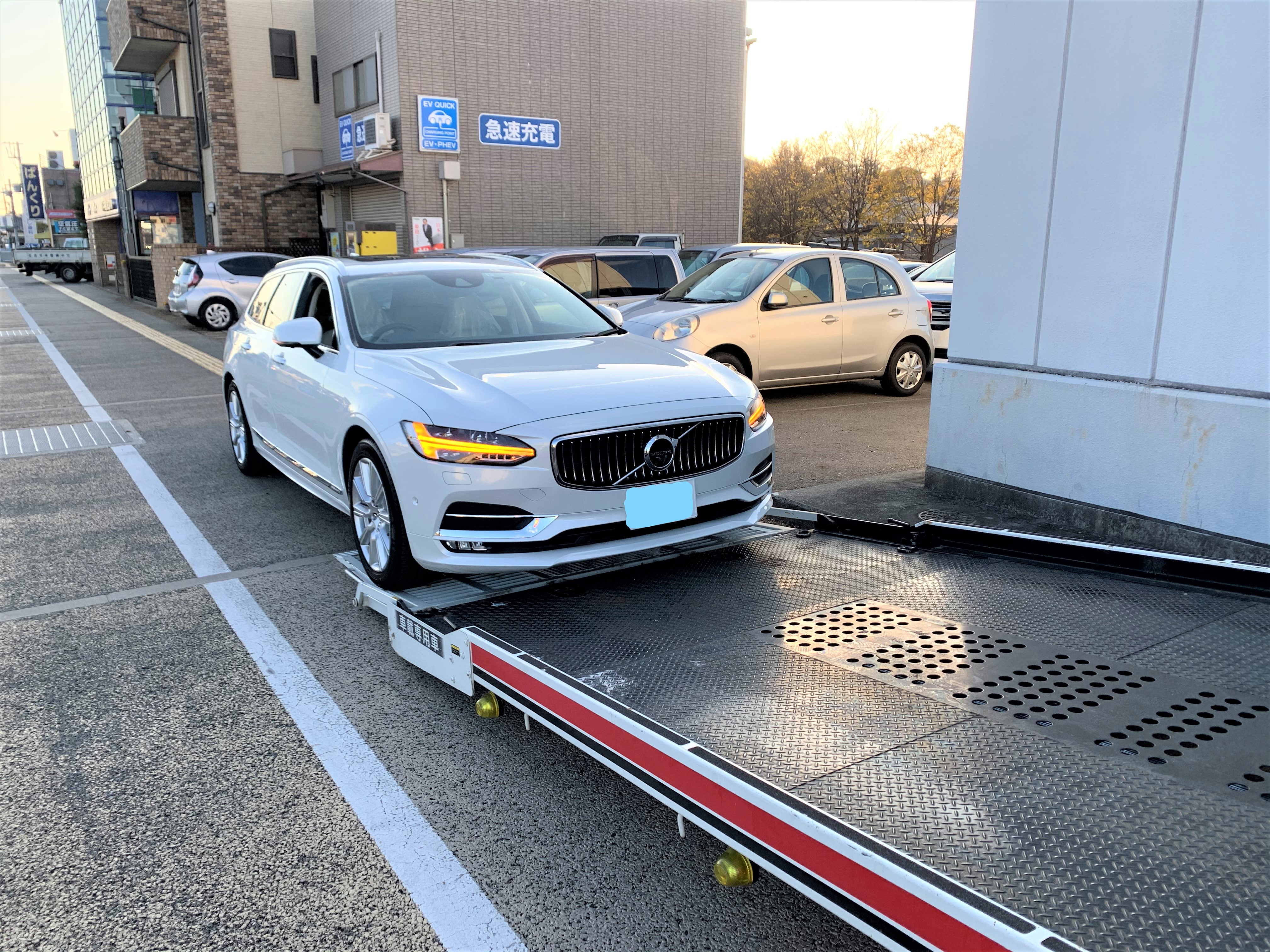 納車 Volvo V90 D4 Inscription 姫路市 新車 車検 修理 板金 取付お任せください 中央自動車工業株式会社